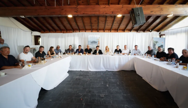 Kicillof respaldó la reelección indefinida de intendentes en el inicio del año político del MDF