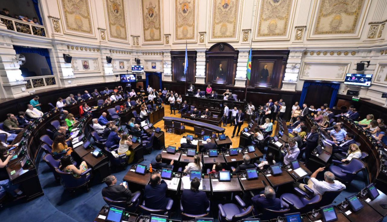 Reelecciones indefinidas: ruido interno en el oficialismo y fuego cruzado opositor