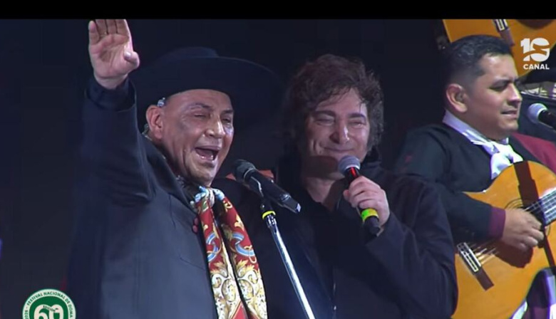Milei cantó con El Chaqueño Palavecino en Jesús María y dejó un mensaje político