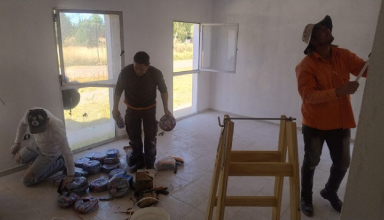 La Provincia finalizará 10 casas paralizadas por Nación en Navarro