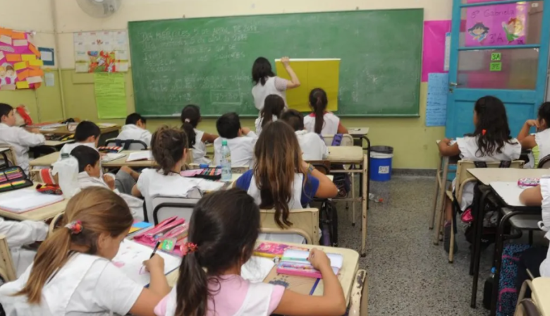 Un millón de bonaerenses retoman las clases