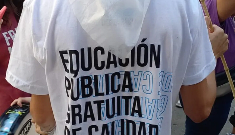 Docentes universitarios paran una semana y se complica el inicio del ciclo lectivo