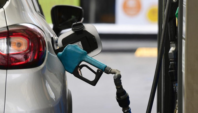 Combustibles en alza: la nafta ya subió cerca de 9% en marzo y preocupa por la inflación