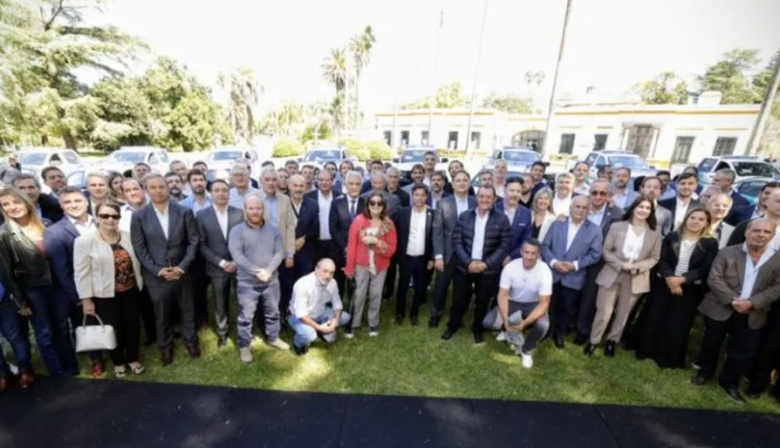 En La Plata, Kicillof reunirá a jefes comunales por la crisis de los municipios