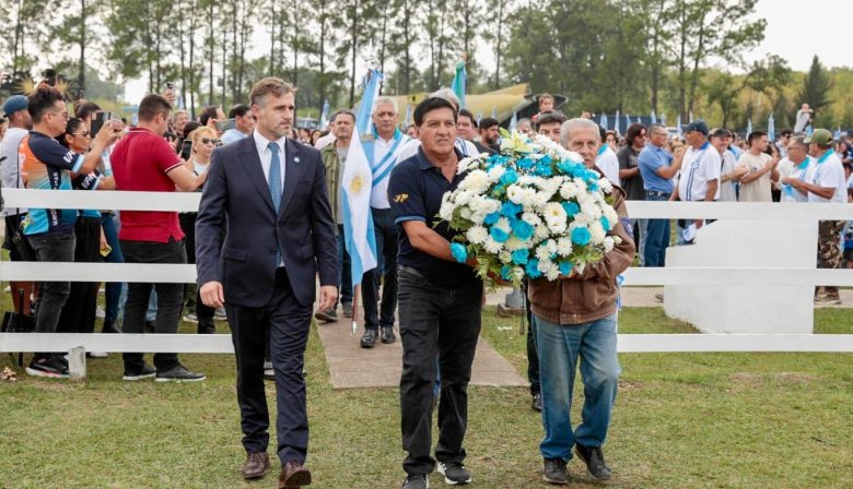Emotivo homenaje a los héroes de Malvinas en el Cenotafio de Pilar