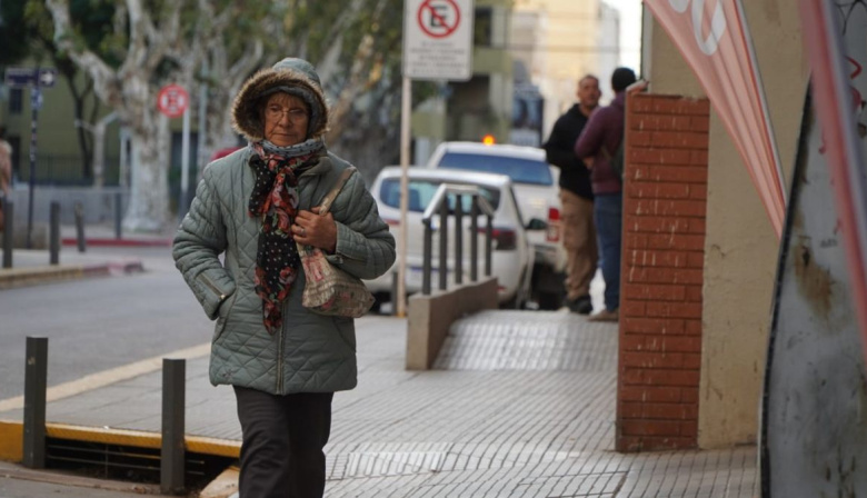 Frío intenso y alerta amarilla por fuertes vientos en gran parte de la provincia