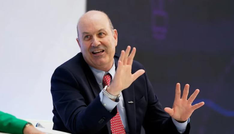 Sturzenegger cargó contra los colegios inmobiliarios y anticipó una reforma para desregular el sector