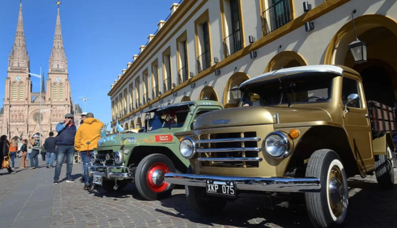 El Rastrojero invade Luján: habrá autos clásicos, gastronomía y bendiciones
