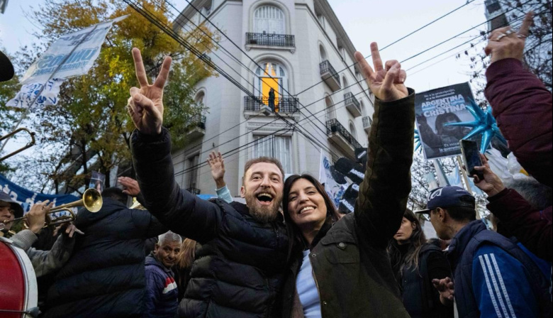 El peronismo de Lomas se movilizó en apoyo a Cristina: "Lo que hiciste en Lomas no se olvida en la vida"