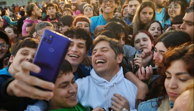Axel Kicillof apuesta a la juventud para enfrentar el avance libertario