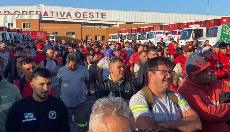 Camioneros sube la presión a Coca-Cola, Quilmes y CCU: qué puede faltar