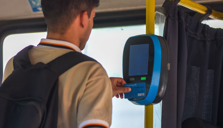 Nuevo aumento del transporte: el boleto de colectivo ya supera los $1.000 en la Provincia
