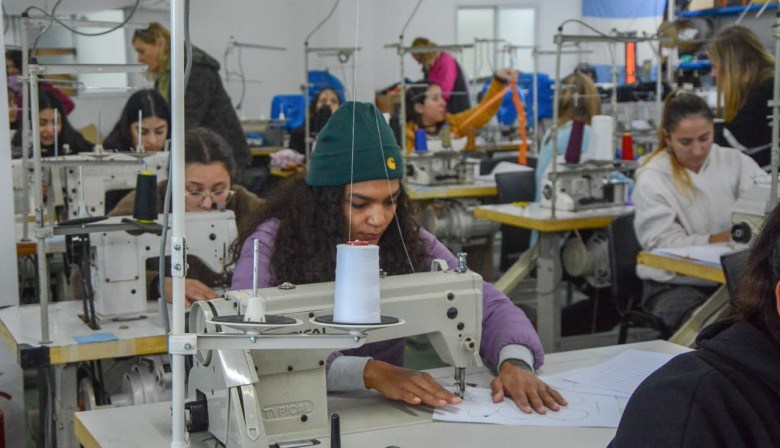 La Costa acordó prácticas profesionalizantes para estudiantes de la Tecnicatura Textil