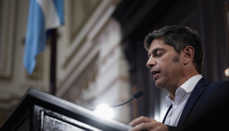 Axel Kicillof paga el aguinaldo sin el aumento de junio que pedían los gremios estatales