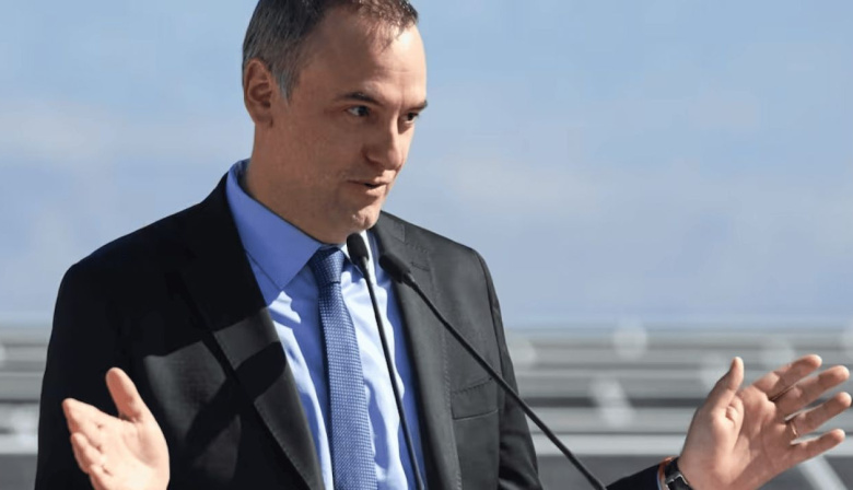 Con ayuda del PRO y la UCR, LLA logró evitar la sesión para interpelar a Adorni