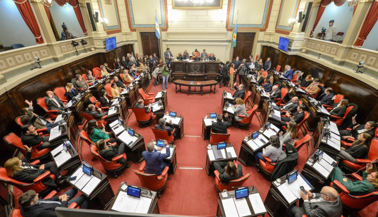 Senado bonaerense: Berni y Magario se cruzaron por las licencias de legisladores