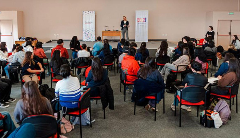 La Matanza: una jornada de CONICET y Fundación Acindar acercó STEM a alumnos técnicos