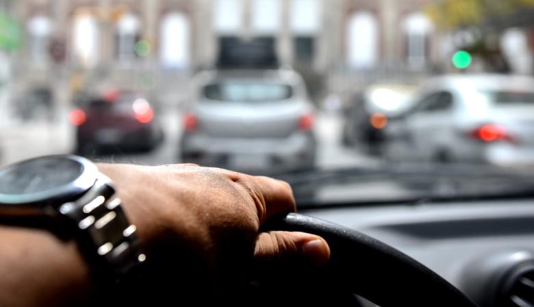 Mar del Plata regula Uber: qué exige el proyecto a los choferes de apps