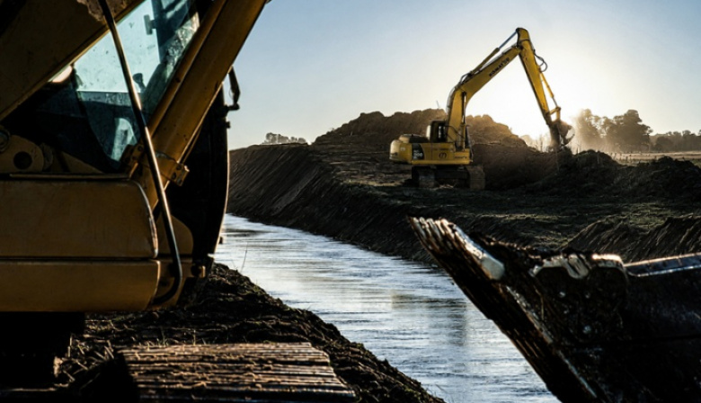 9 de Julio: la Provincia avanza con la limpieza del Canal Cañada del Saladillo