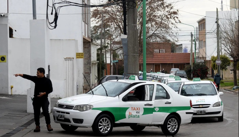 La Plata: taxistas piden declarar el GNC como combustible esencial
