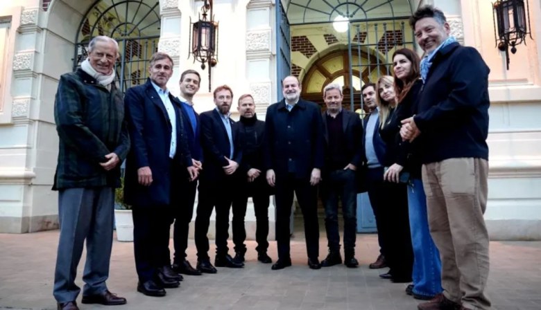 Peronismo bonaerense: la mesa de 11 intendentes que quiere decidir al sucesor