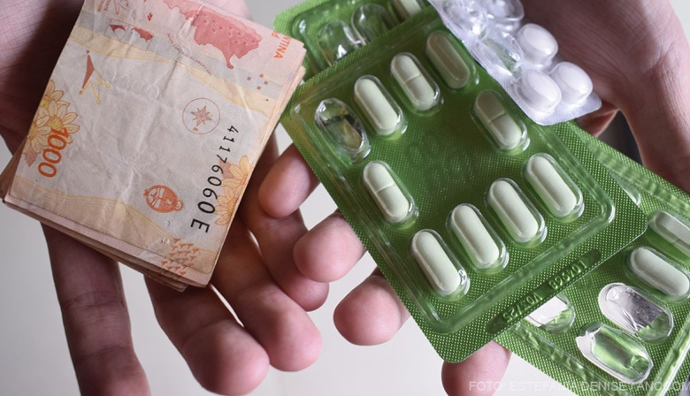 Kreplak cuestionó la decisión de ANMAT sobre la venta libre de 10 remedios