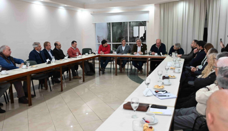 Javier Rodríguez visitó Santa Fe para fortalecer la producción y la ciencia