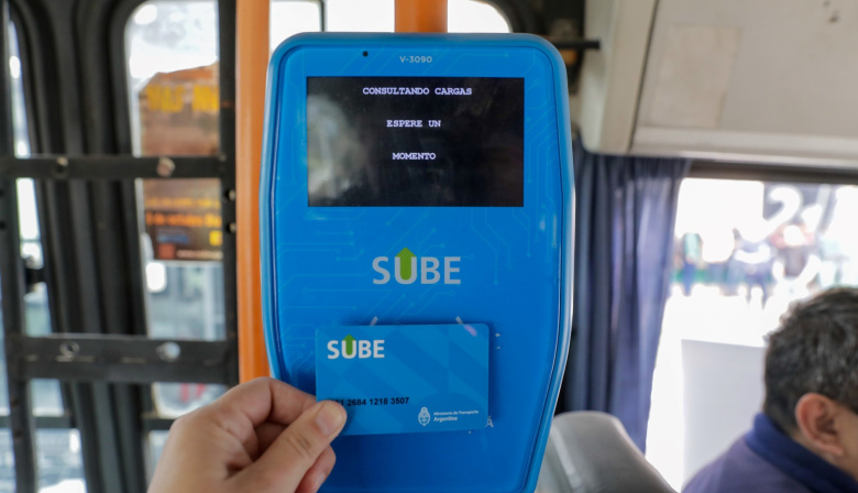 Viajar en colectivo y subte con descuentos: todas las promociones disponibles en agosto