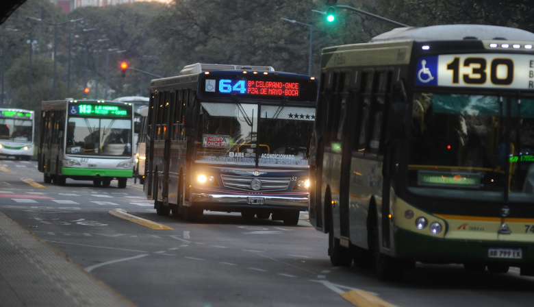 Colectivos y trenes subirán en el AMBA: el boleto más barato costará $530