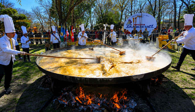 Boulogne festeja su aniversario con un omelette gigante y entrada gratuita