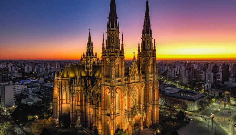 Con el 93% de los votos, la Catedral de La Plata ganó el “Mundial de Catedrales”