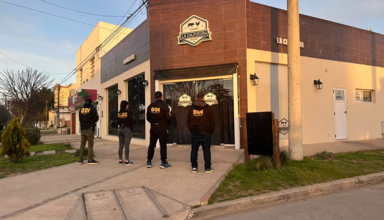 Perros envenenados en Bolívar: las cámaras vincularon a un carnicero con el caso