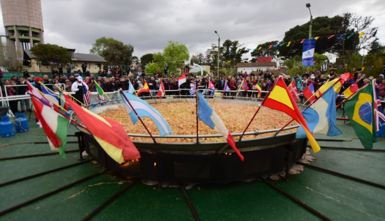 Villa Gesell recupera su gran paella y estrena el nuevo Camino de la Paella