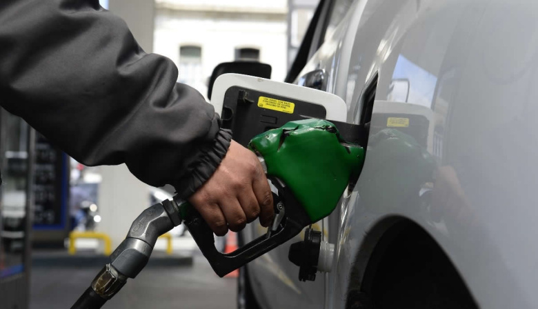 La venta de combustibles volvió a caer en agosto y acumula siete meses en baja