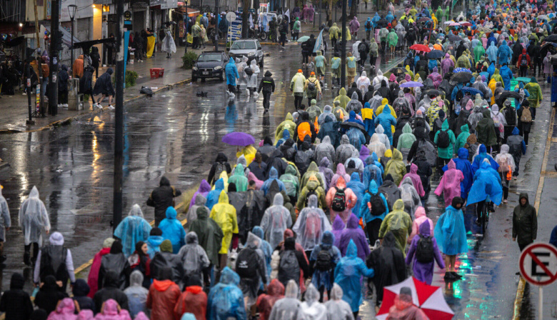 Bajo la lluvia, miles de fieles iniciaron la 52ª Peregrinación Juvenil a Luján