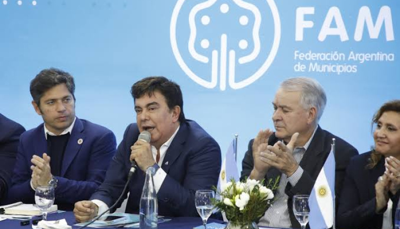 Fernando Espinoza juega su continuidad en la FAM ante la presión de La Cámpora