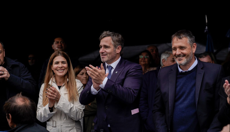 Pilar celebró sus Fiestas Patronales con un multitudinario desfile de instituciones y vecinos