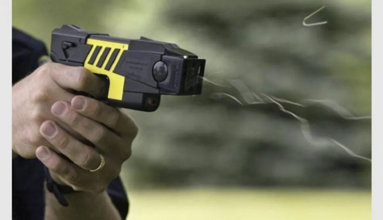 Diputados bonaerenses dieron dictamen al uso de pistolas Taser en la Policía provincial