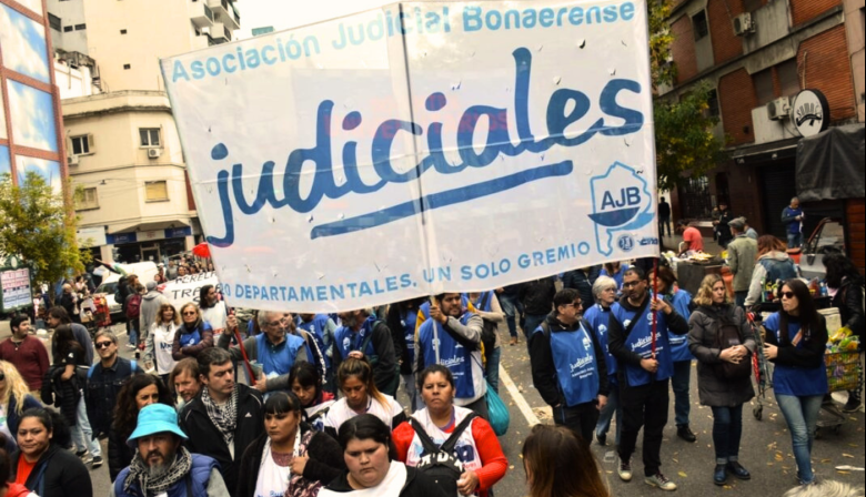 Los judiciales bonaerenses también aceptaron la suba salarial del 6%
