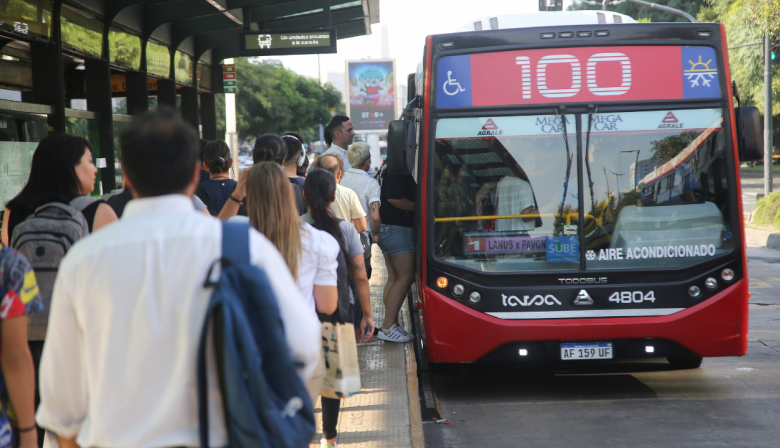 Colectivos: Nación aumenta los subsidios y mantiene congelado el boleto mínimo