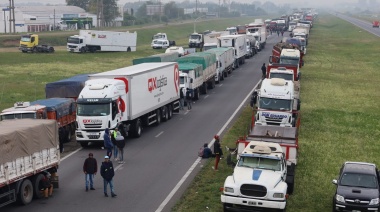 Paro de fleteros: se complica la actividad en puertos bonaerenses y otros puntos