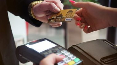 Amplían el límite de las tarjetas de crédito: ¿qué anunciará Massa este lunes?