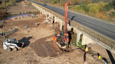 Avanza la construcción del puente sobre el río Samborombón en Brandsen