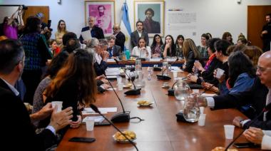 Diputados debatieron la ampliación de licencias maternales, paternales y parentales