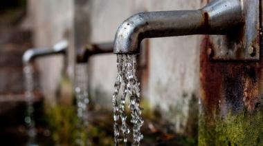 El acceso al agua potable: cuáles son los municipios con mayores desafíos