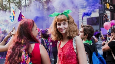 Ya llega el estreno de la miniserie Arde, la llama de los feminismos bonaerenses
