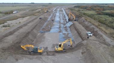 Villarino: están por finalizar las obras de impermeabilización de los canales del Río Colorado