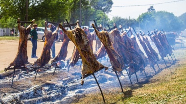 Llega la Fiesta del Cordero Alberdino al asador en Leandro Alem
