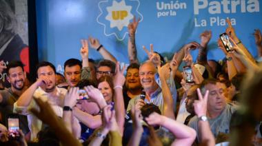 Kicillof felicitó a Julio Alak por ganar la intendencia de La Plata