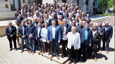 Kicillof reúne a los intendentes electos para repasar la situación económica